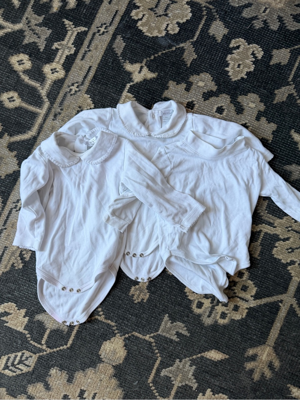 3 Kissy Kissy Peter Pan Collar